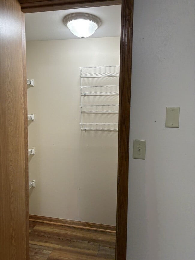 Photo - 655 Hill St