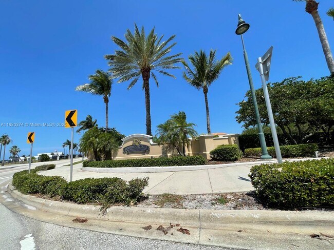 Photo - 19 Harbour Isle Dr W Unit 103