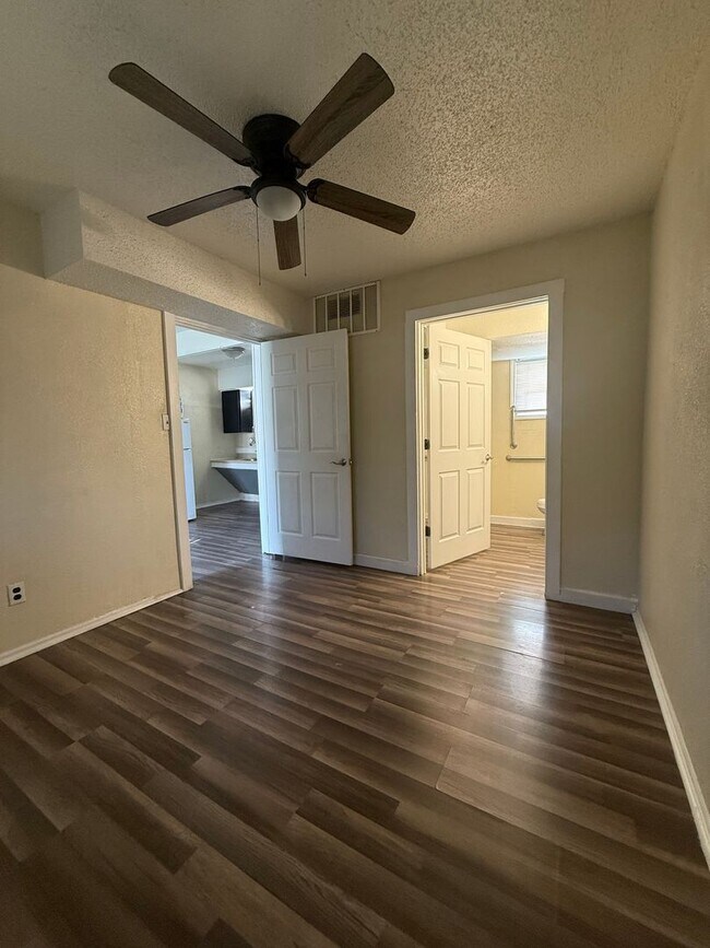 Photo - 1601 E Central Texas Expy Unidad 124