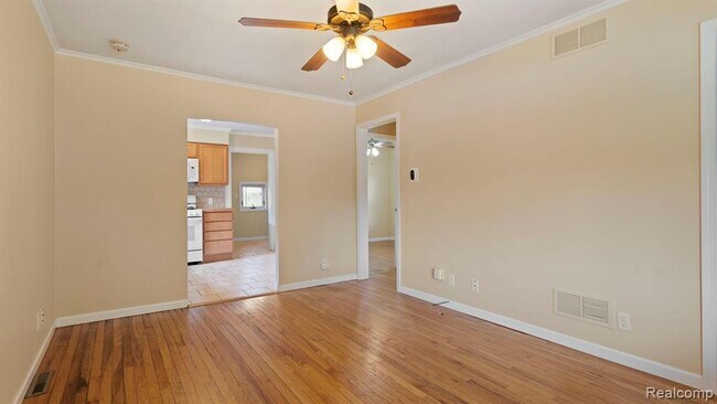 Photo - 23773 Hazelwood Ave
