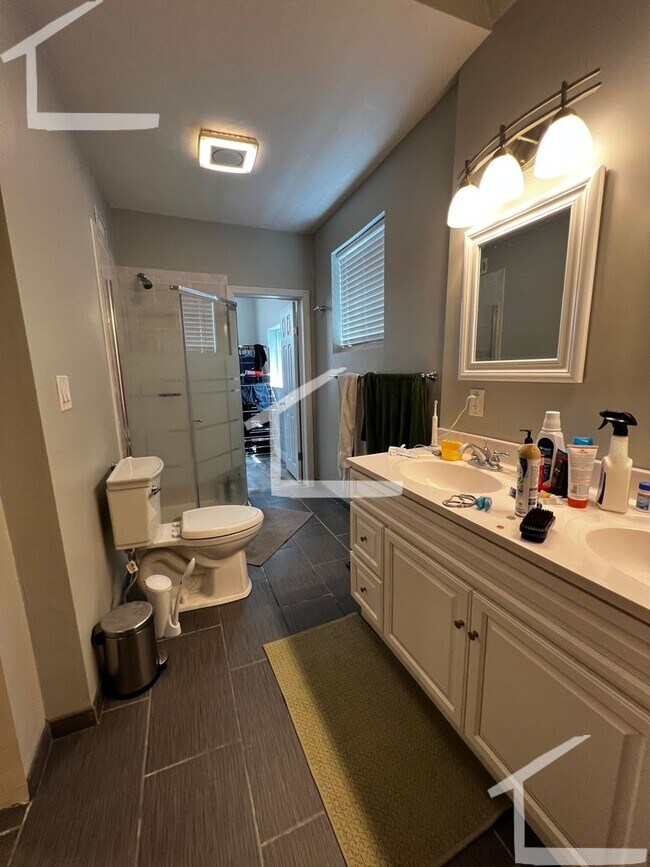 Photo - Full Luxury Renovation! Laundry in Unit! ...