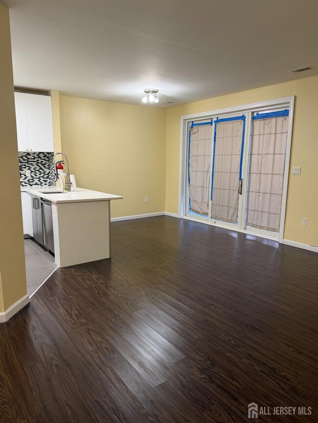 Photo - 5061 Beech Ct