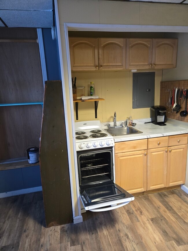 Photo - 160 Birch St