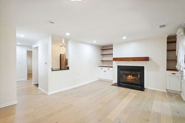 1124 25th St NW Unidad 211