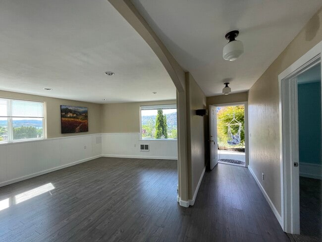 Photo - 148 Lakeview Ln