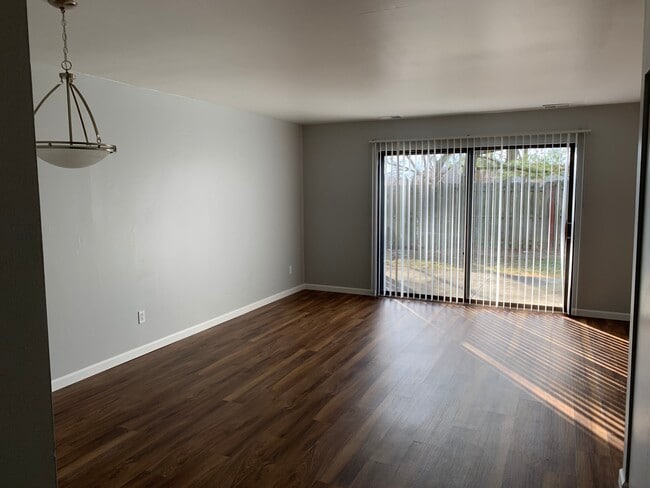 Photo - Highfield Crossing