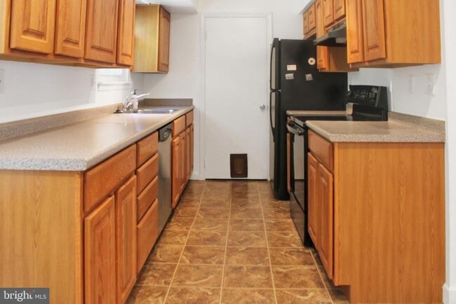 Photo - 3032 Churchill Ct
