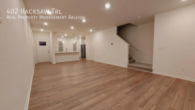 Photo - 402 Hacksaw Trl