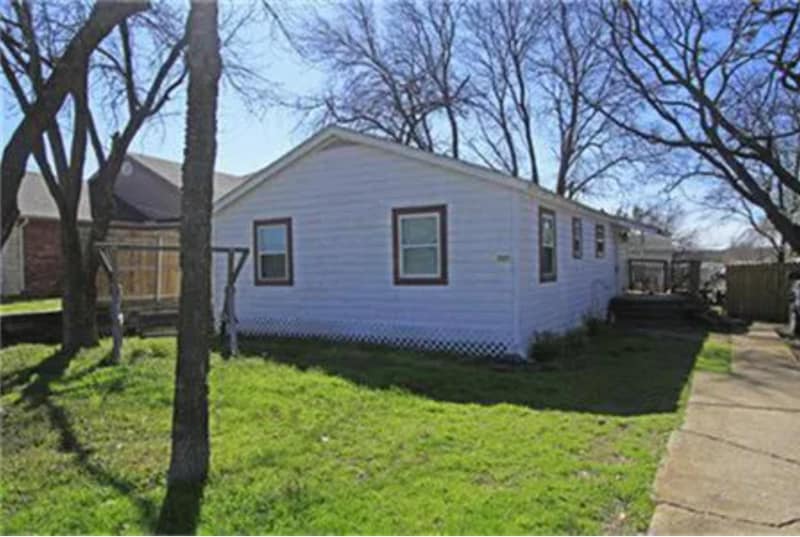 Photo - 737 Lakeside Dr