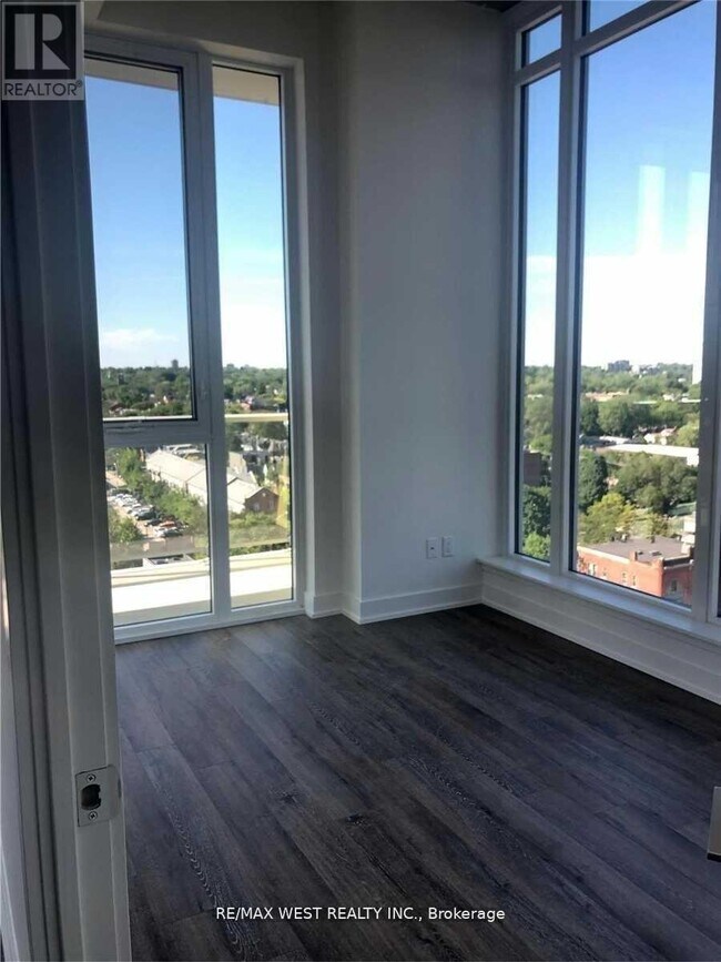 Photo - 30 Baseball Pl Unité 1202