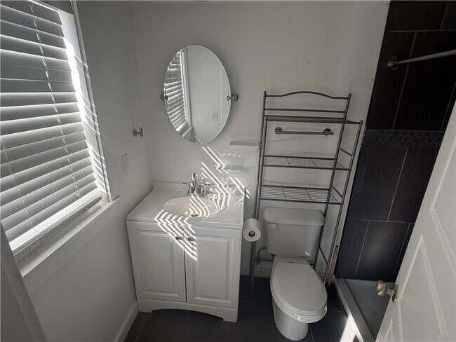 Photo - 620 S 2nd St Unit 1