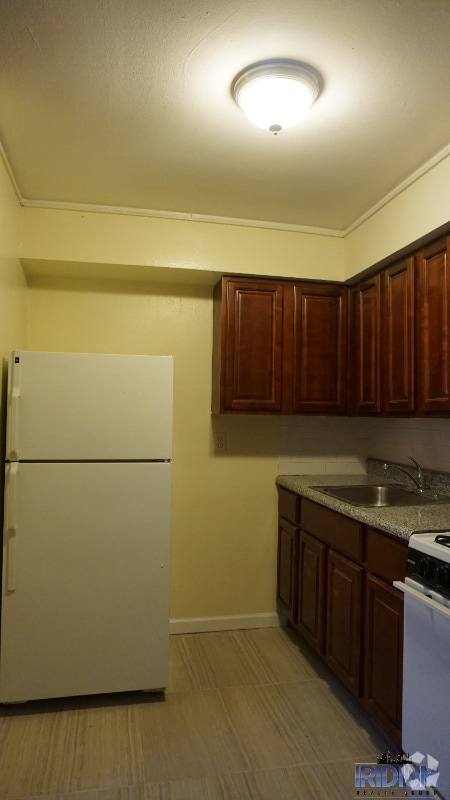 Building Photo - 147 Cleveland St Rental