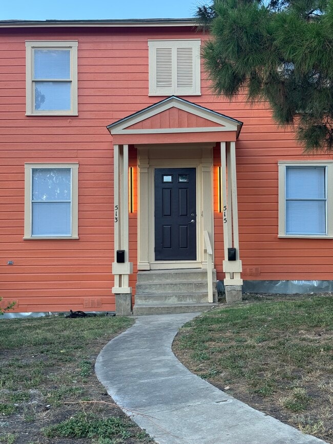 Photo - 513 Eleanor Ave Unit downstairs duplex