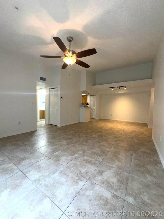 1300 Crestwood Ct S Unidad 1309