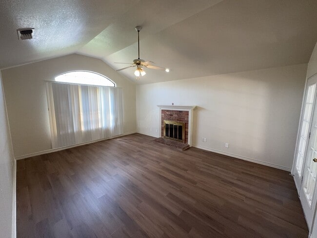 1001 Clairidge Ave