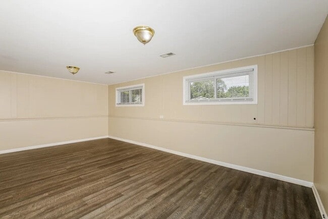 1381 Alberta Ct