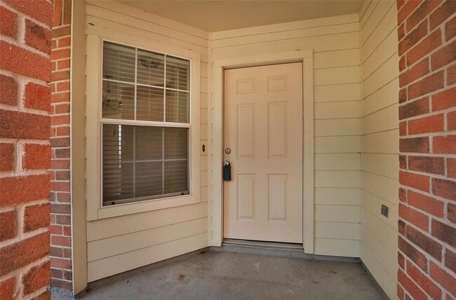 13127 Bach Elm St