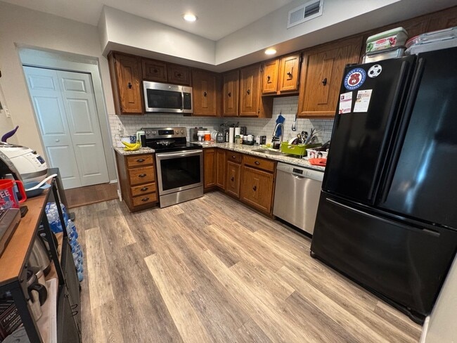 Photo - 604 Monroe Dr