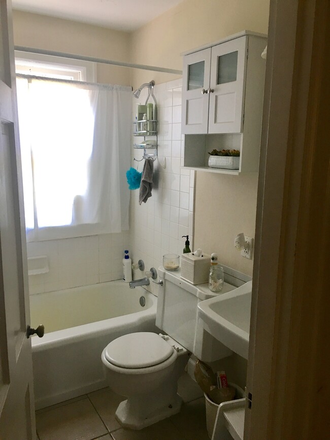 Bathroom - 128 Barberry Lane