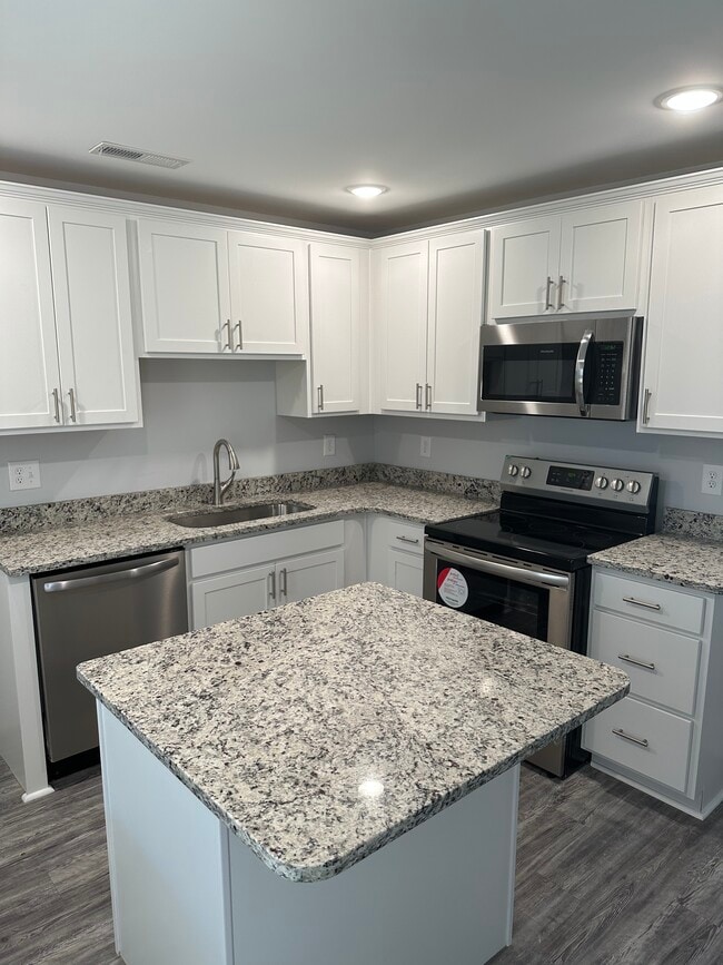 Photo - 2600 Mercer Dr