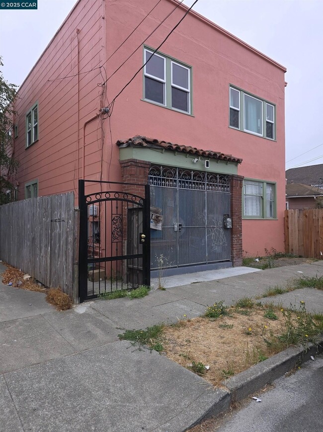 Building Photo - 548 19th St Rental