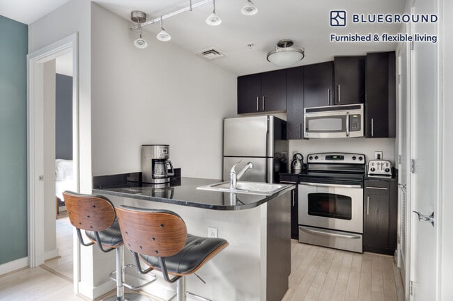 Photo - 733 15th St NW Unidad FL8-ID113