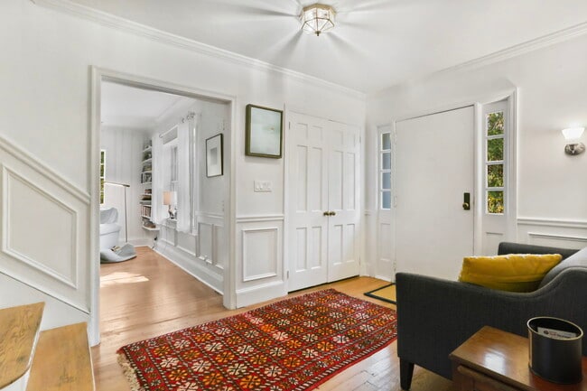 Photo - 9 Edgehill Dr