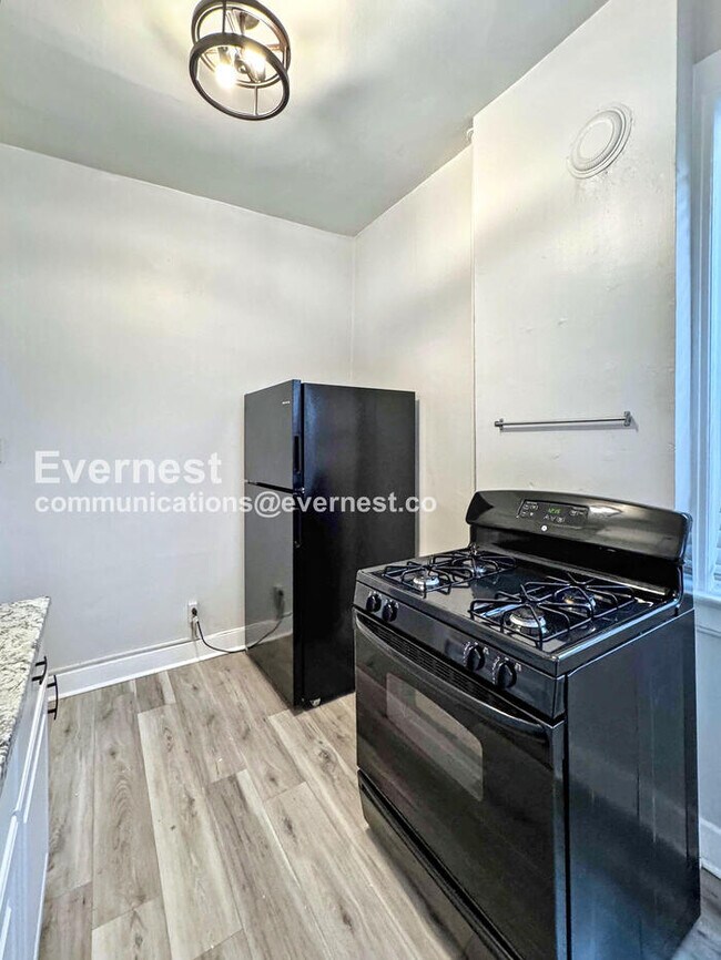 Photo - 1147 N Marion St Unit 1