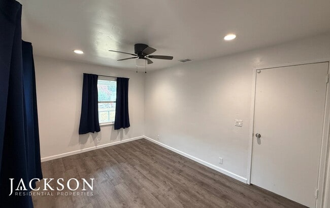 627 El Terino Ave