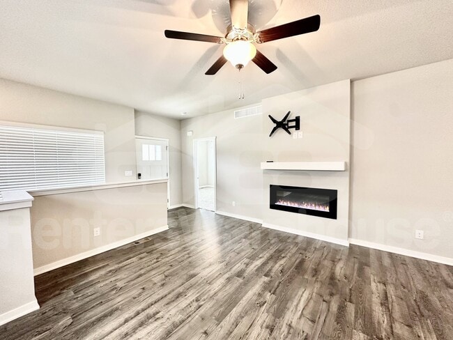 Photo - 2310 SW Plaza Pkwy