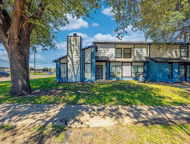 Photo - 2332 Sherry St