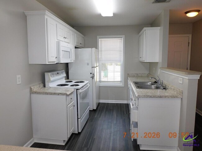 Photo - 128 Kingston Village Dr