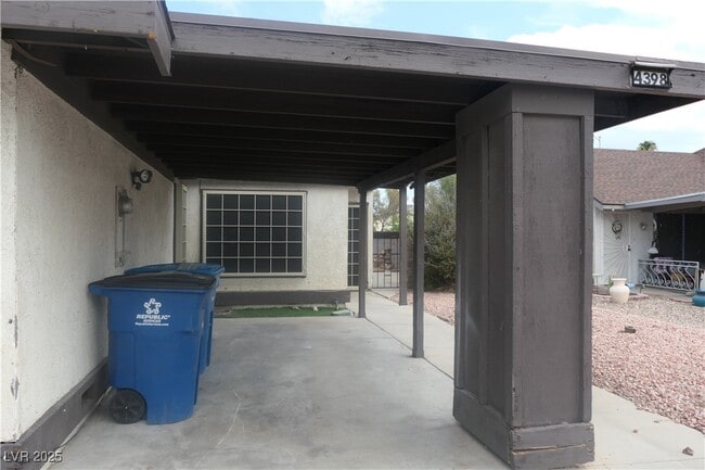 Photo - 4398 Bramblewood St