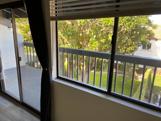 Photo - 2117 Carnegie Ln Unidad 3