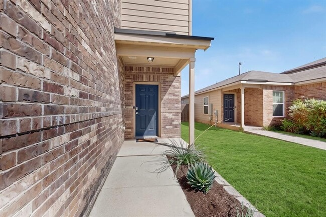 Photo - 1382 Breanna Ln