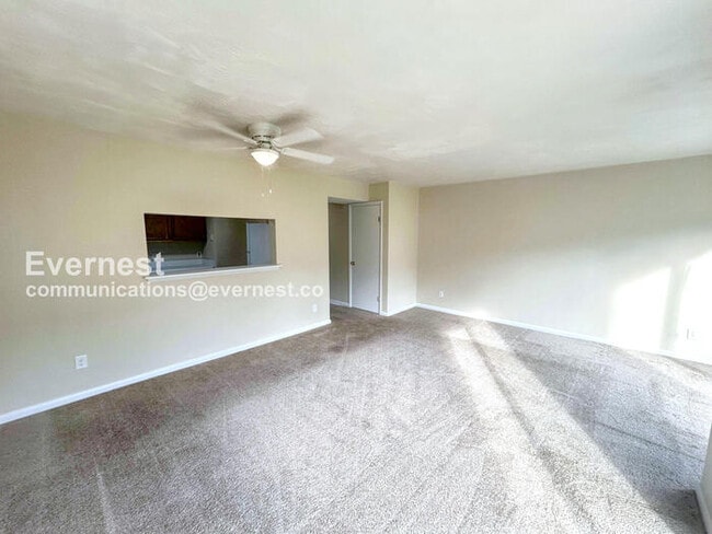 Photo - 3821 Staffordshire Ln