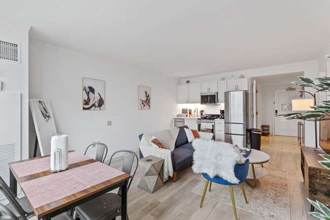 Photo - 810 Pacific Ave Unidad ID1014281P