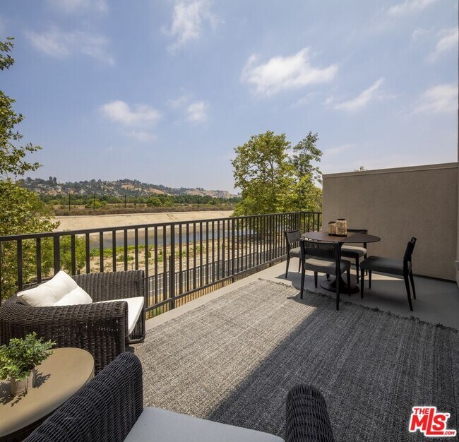 Photo - 1805 W Bankside Wy