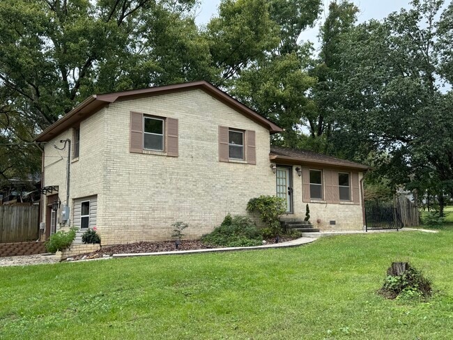Building Photo - 11 Battlefield Rd Rental