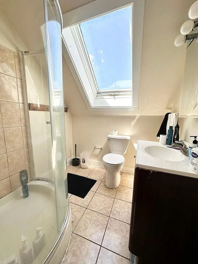 Photo - Large 8-Bed, 3.5 Bath House in Allston- Perfect for Students