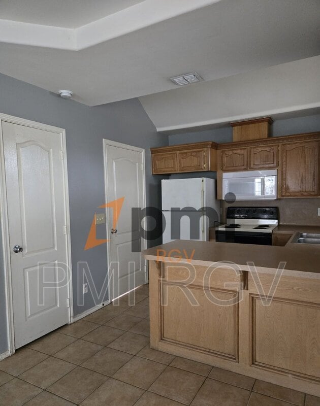 Photo - 423 La Mancha Dr Unidad 4