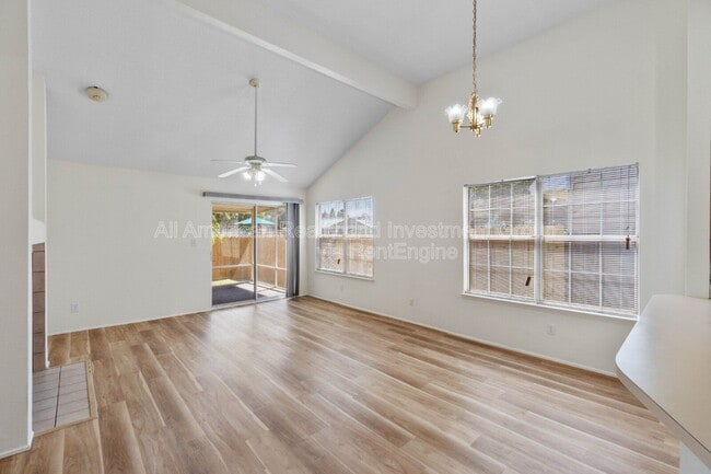 Photo - 510 Woodland Park Cir