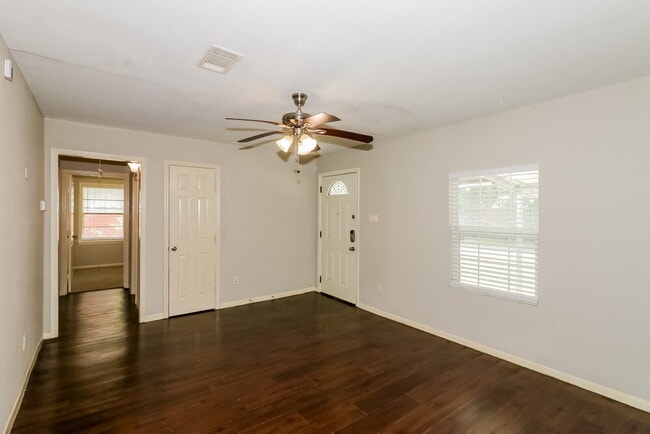 Photo - 11611 Duane St
