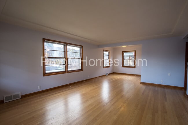 Photo - One Block To Alberta -Prime Location - Gre... Unit 1206 North Humboldt Street