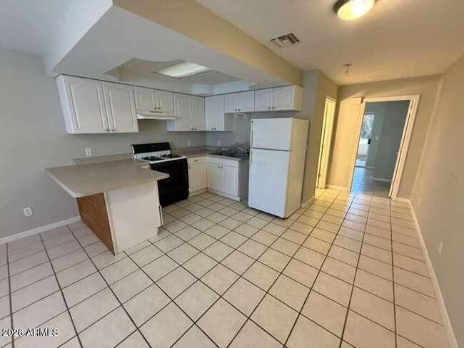 Photo - 1810 E 8th St Unit C