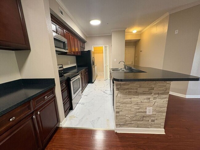 Photo - 5618 Pinnacle Heights Cir Unit Apt 210