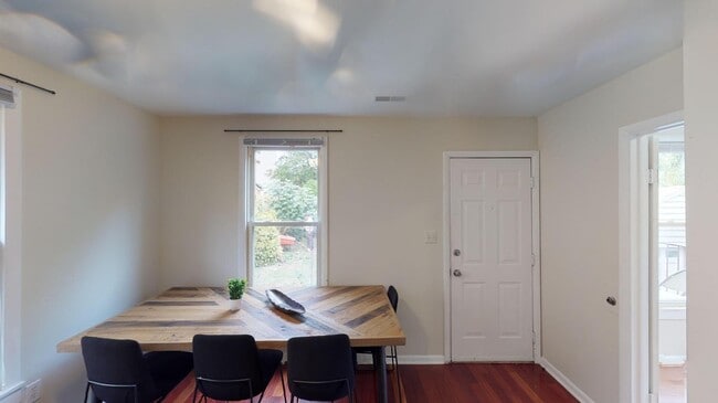 Photo - 809 Thayer Ave