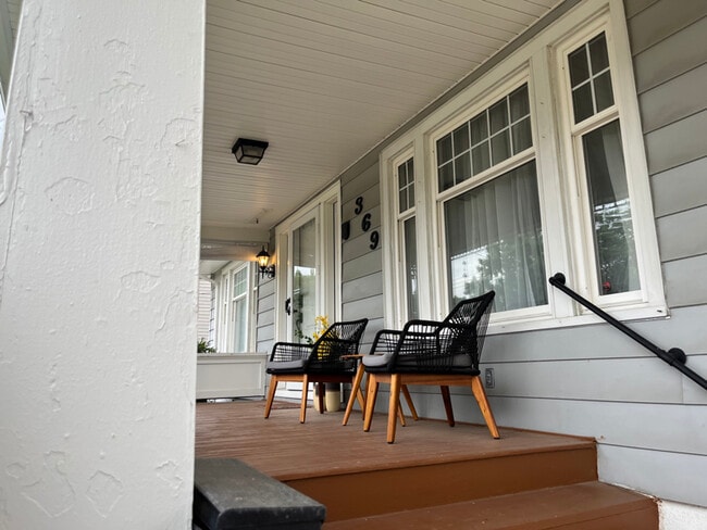 Photo - 369 E Tuscarawas Ave