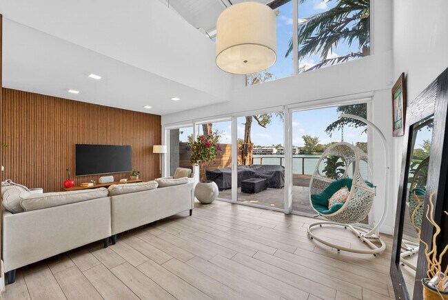 Photo - 4945 SW 71st Pl