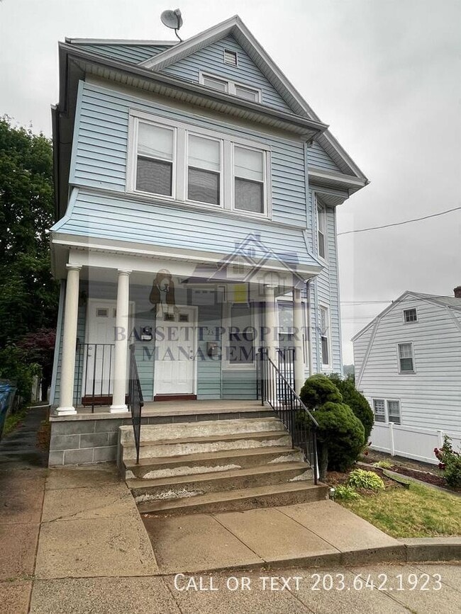 Building Photo - 25 Cumley St